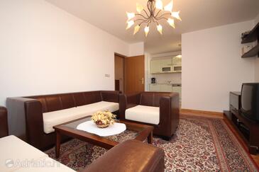 Living room Okrug Gornji, Living room in the apartment, dostupna klima i WIFI.
