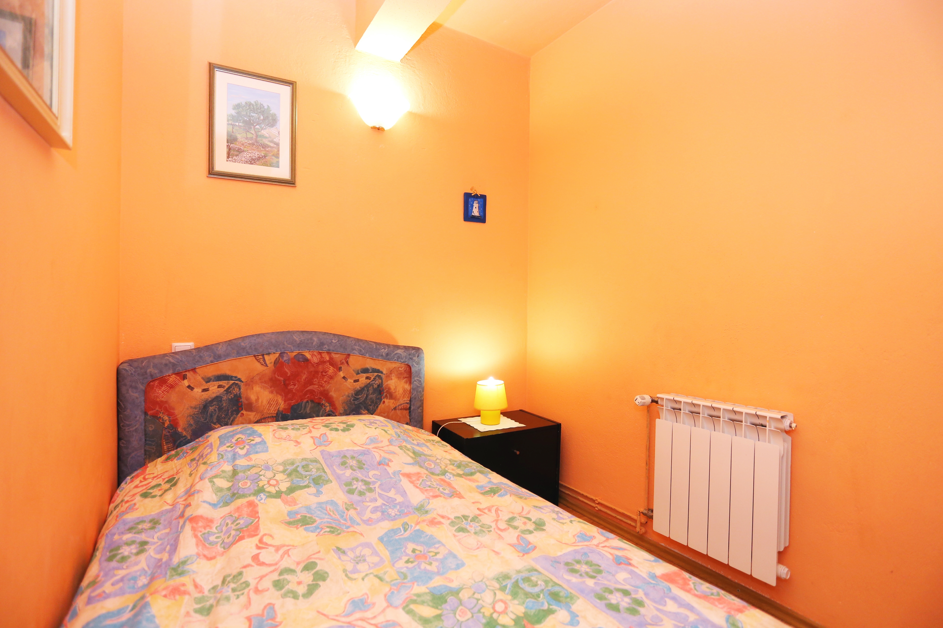 Three bedroom apartment with terrace Supetar, Brač  A-a