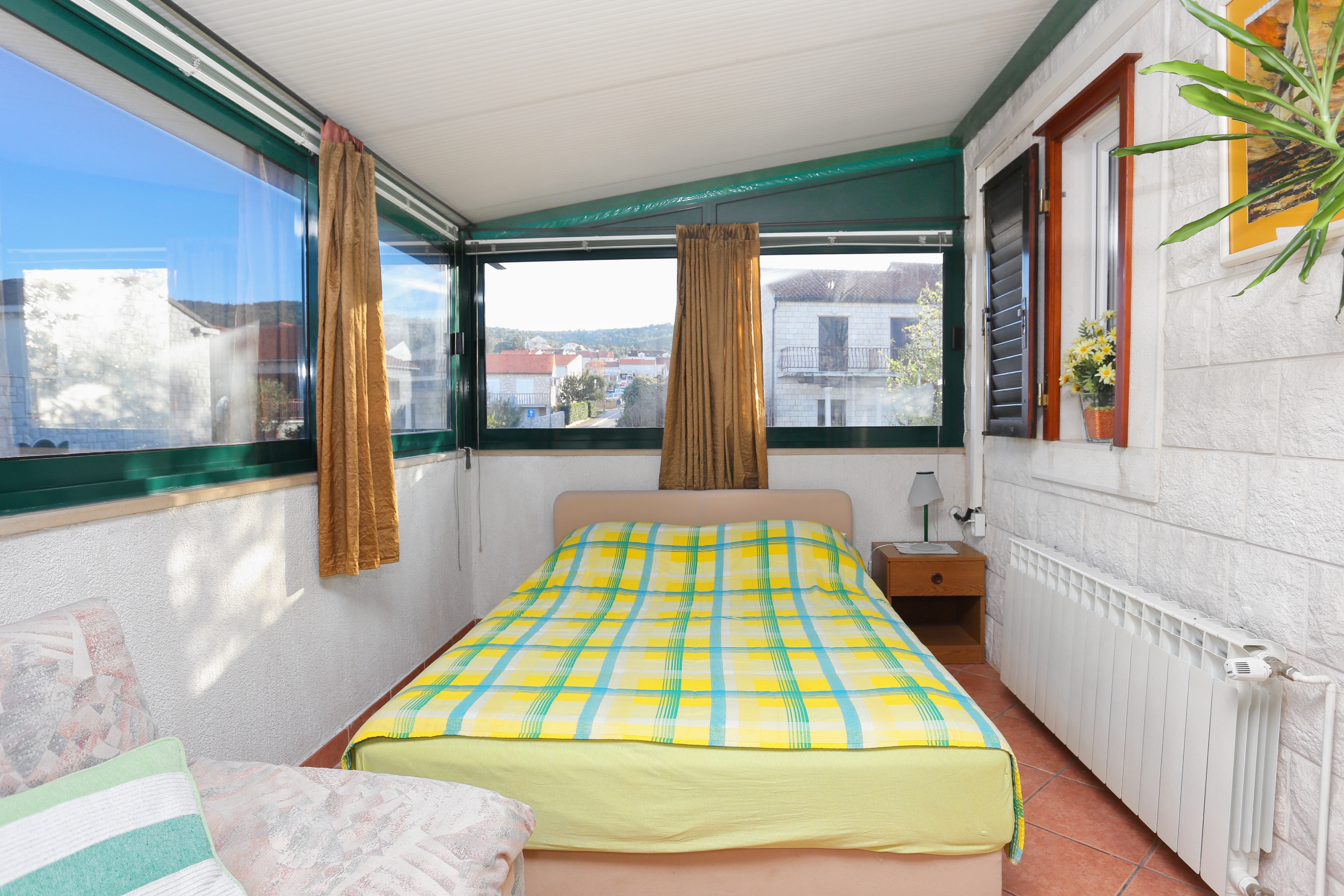 Three bedroom apartment with terrace Supetar, Brač  A-a