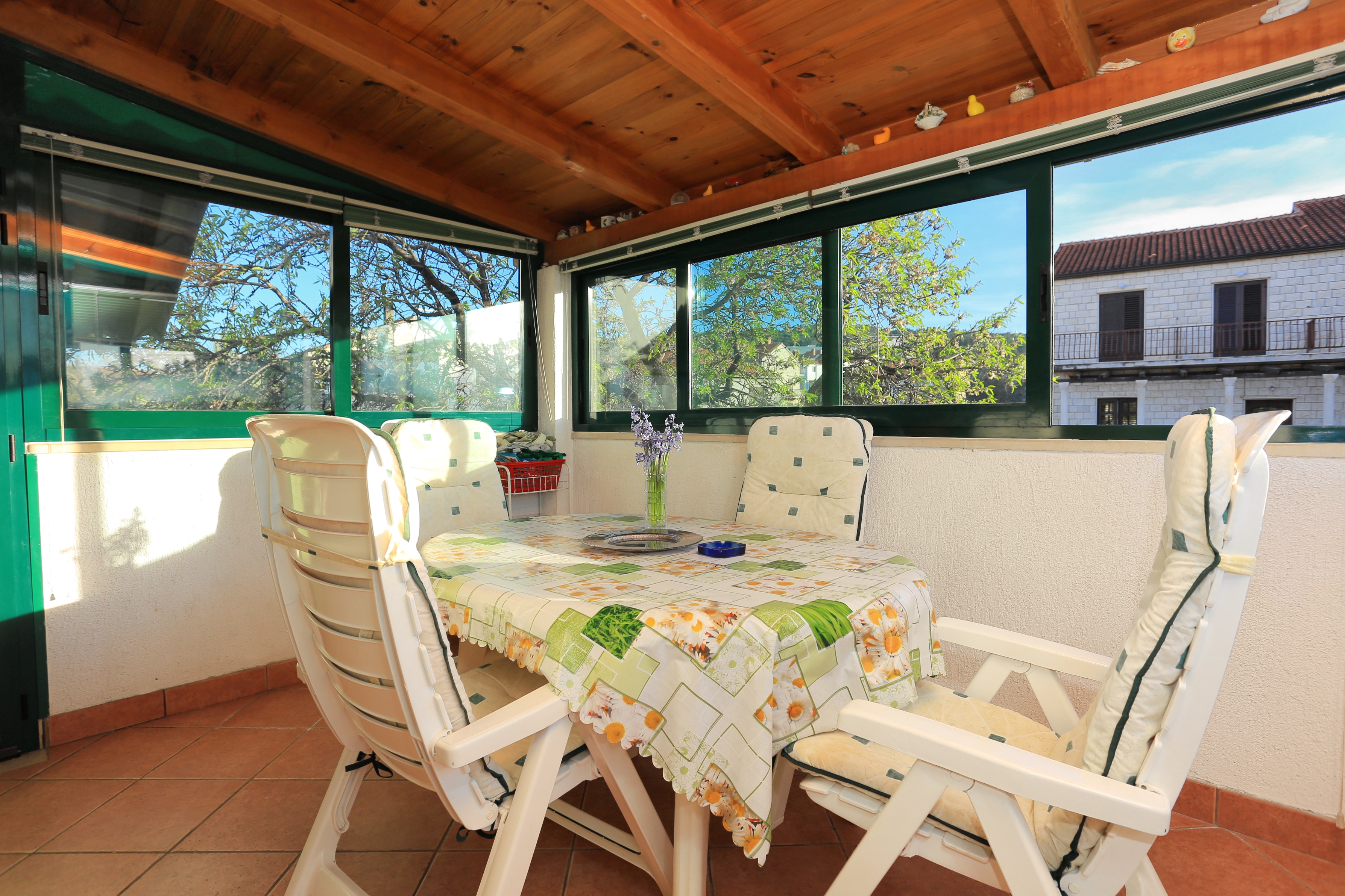 Three bedroom apartment with terrace Supetar, Brač (A-7549-a)