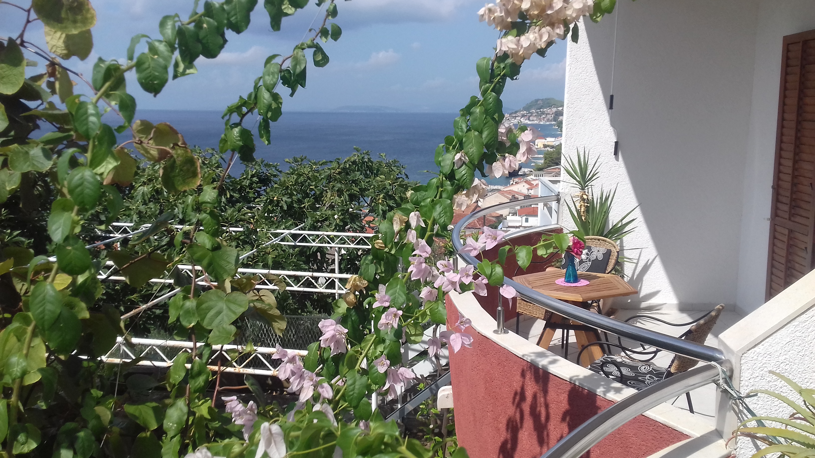 Two bedroom apartment with terrace and sea view Sumpetar, Omiš  A-a