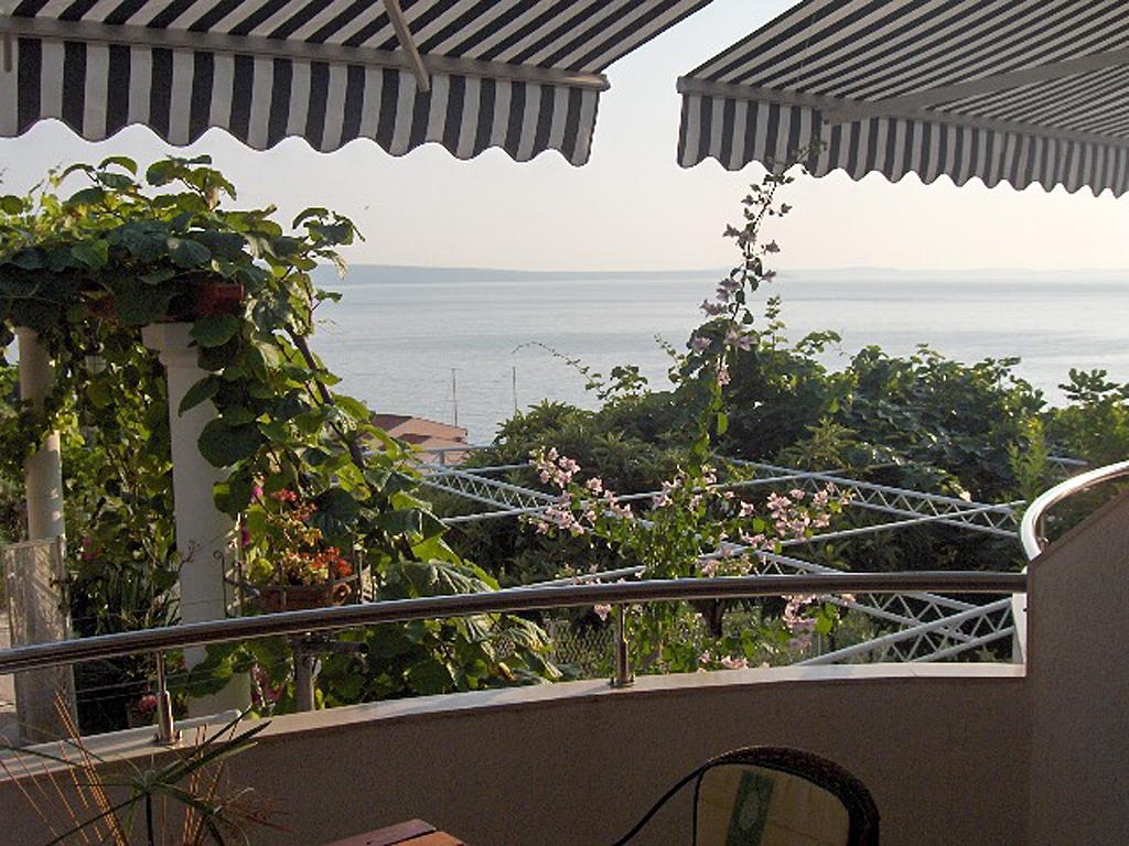 Two bedroom apartment with terrace and sea view Sumpetar, Omiš  A-a