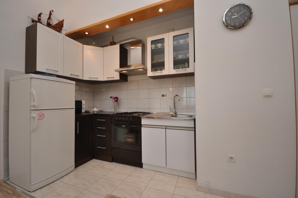 Two bedroom apartment with terrace and sea view Sumpetar, Omiš  A-b