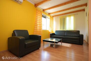 Living room Gradina, Living room in the house, dostupna klima.