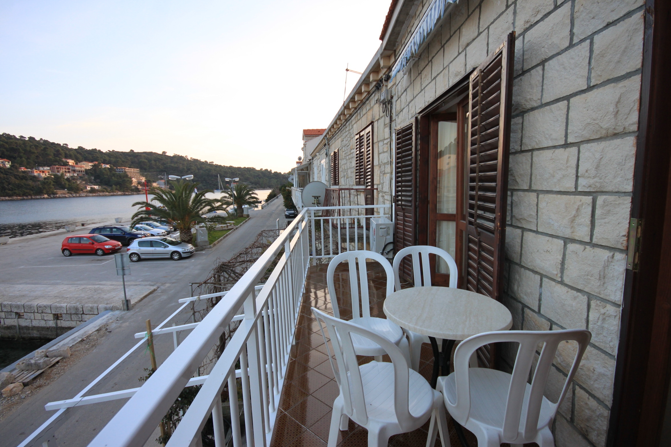 Two bedroom apartment with balcony and sea view Brna, Korčula (A-7553-b) Two bedroom apartment with balcony and sea view Brna, Korčula (A-7553-b)