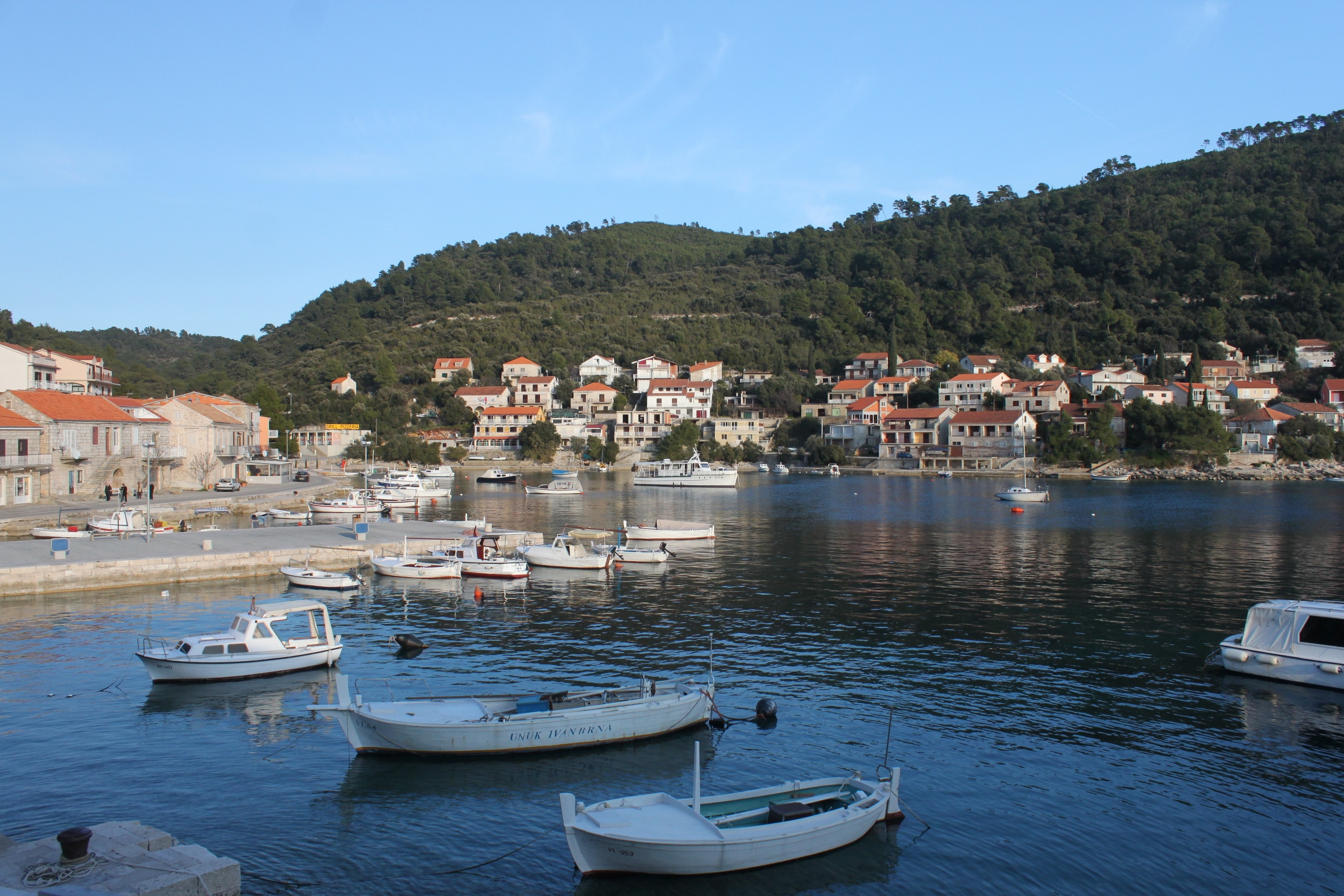 Two bedroom apartment with balcony and sea view Brna, Korčula  A-b