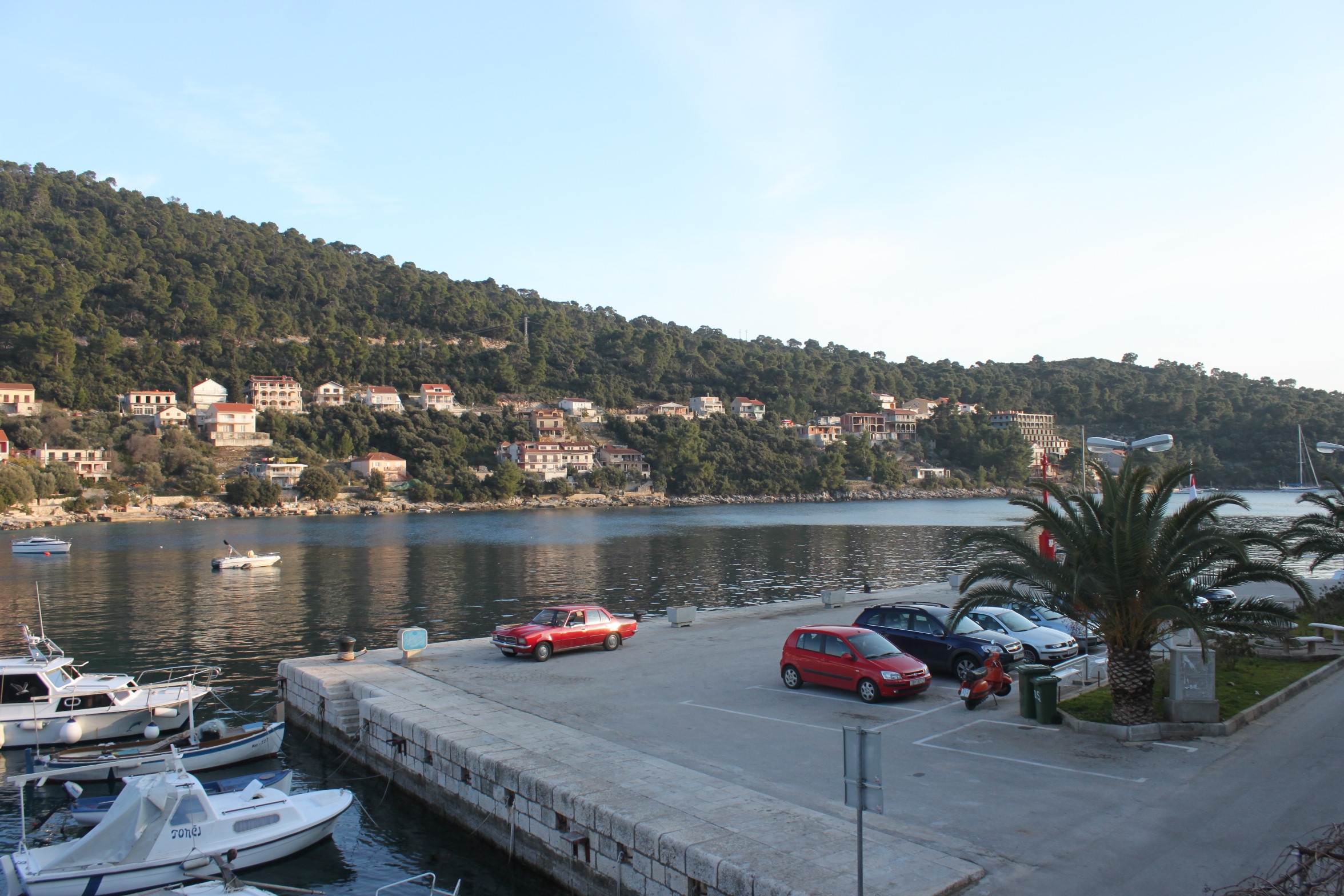 Two bedroom apartment with balcony and sea view Brna, Korčula  A-b