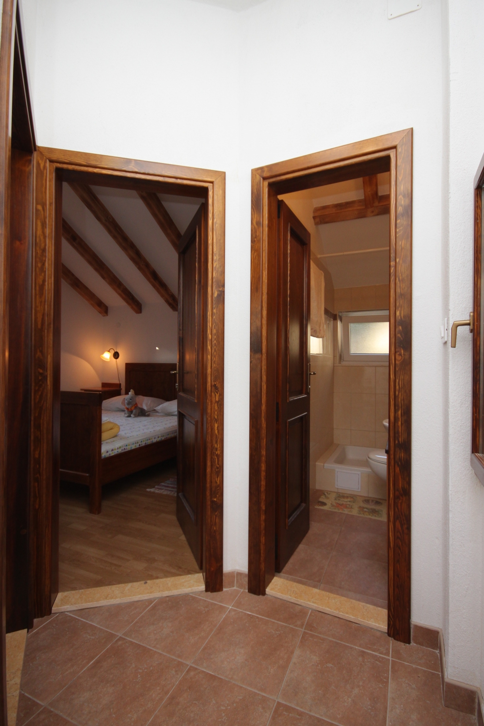 Three bedroom house with terrace and sea view Kaštel Novi, Kaštela  K