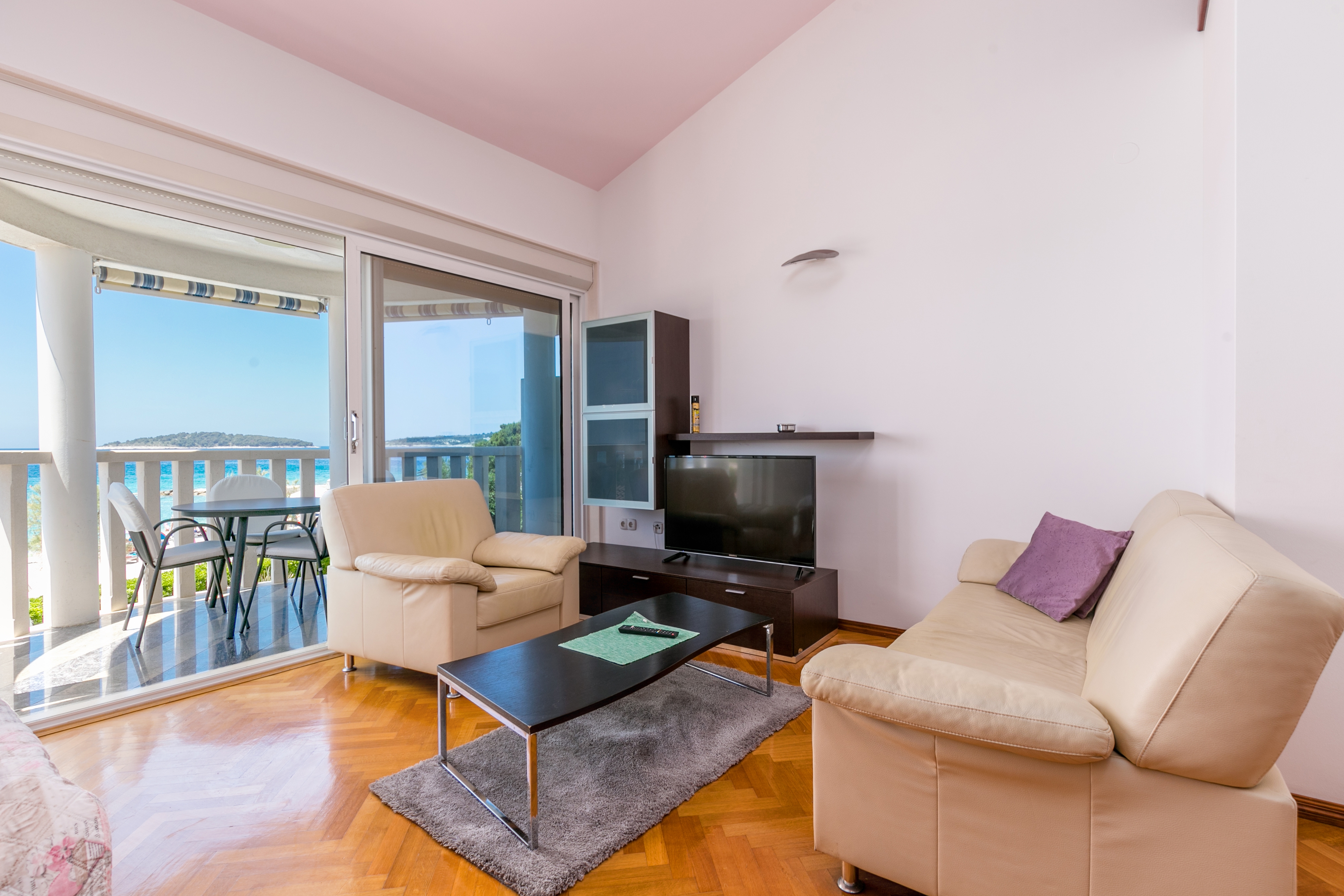 Studio flat near beach Rogoznica (AS-7557-a) Studio flat near beach Rogoznica (AS-7557-a)