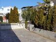 Rogoznica, Rogoznica, Parking lot 7557 - Apartments near sea with pebble beach.