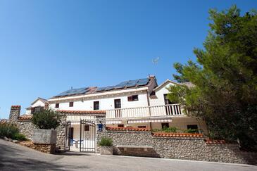 Property Pučišća, Brač, Property 756 - Apartments with pebble beach.