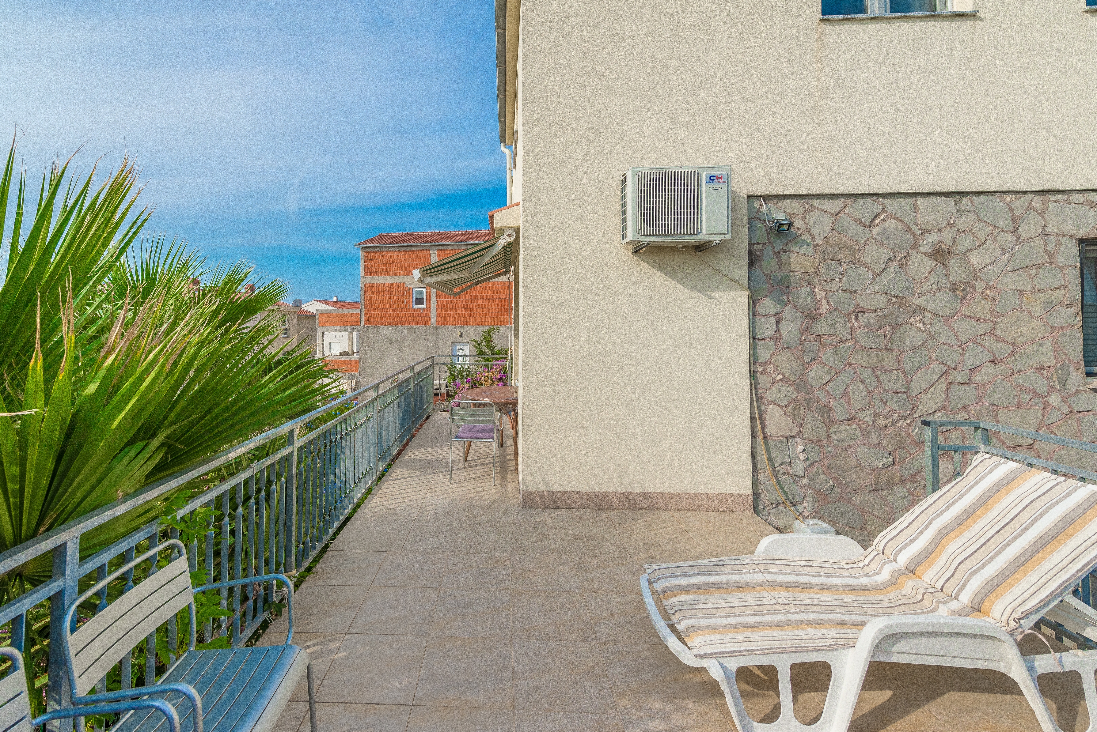 Two bedroom apartment with terrace and sea view Bušinci, Čiovo  A-b