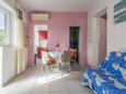 Bušinci, Salle à manger dans l’hébergement en type apartment, animaux acceptés et WiFi.