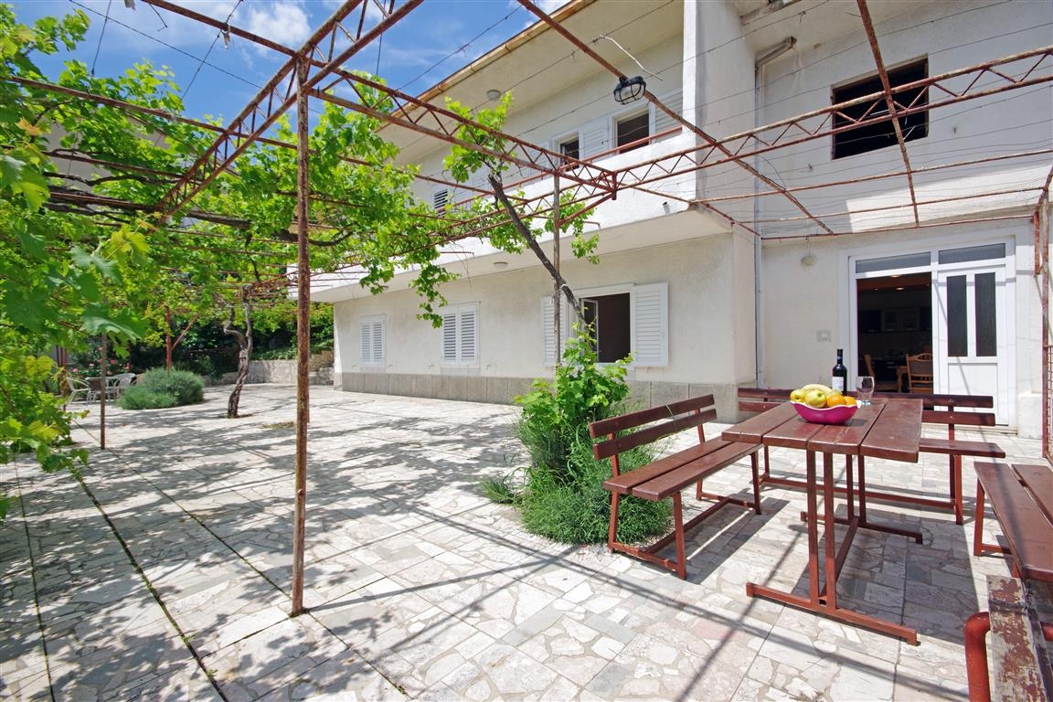 One bedroom apartment near beach Dugi Rat, Omiš  A-a