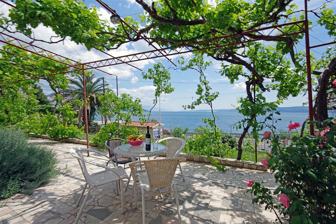 One bedroom apartment near beach Dugi Rat, Omiš  A-a