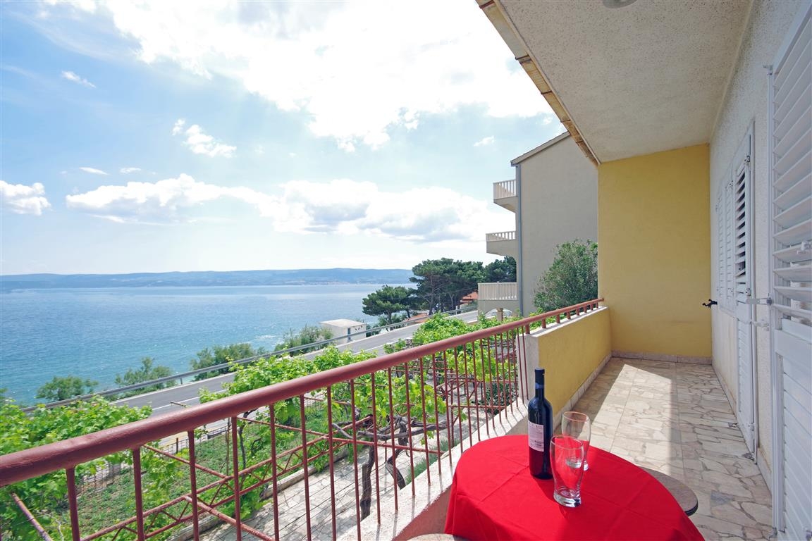 Two bedroom apartment near beach Dugi Rat, Omiš  A-c