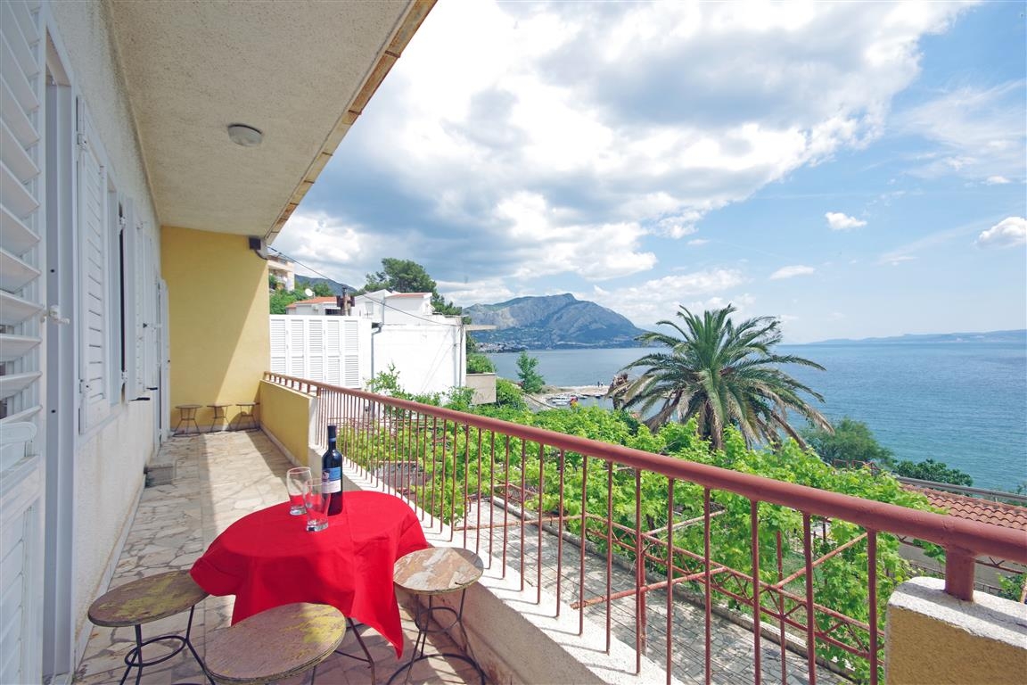 Two bedroom apartment near beach Dugi Rat, Omiš  A-c