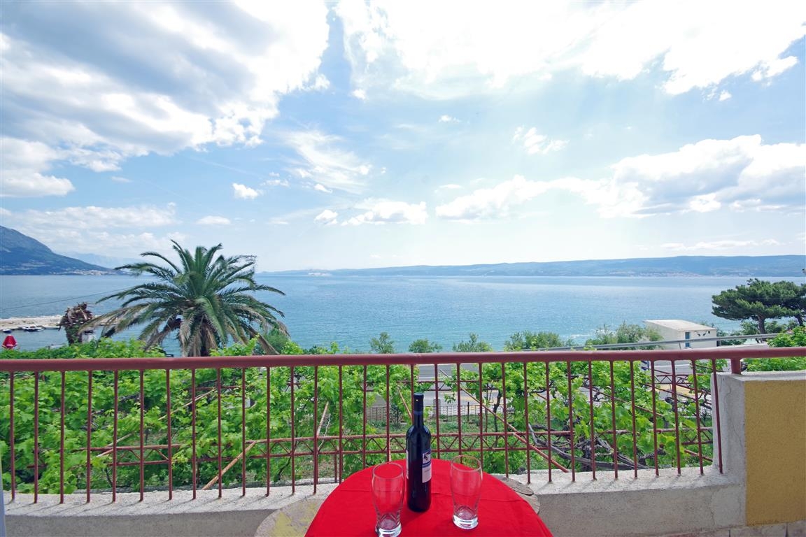 Two bedroom apartment near beach Dugi Rat, Omiš  A-c