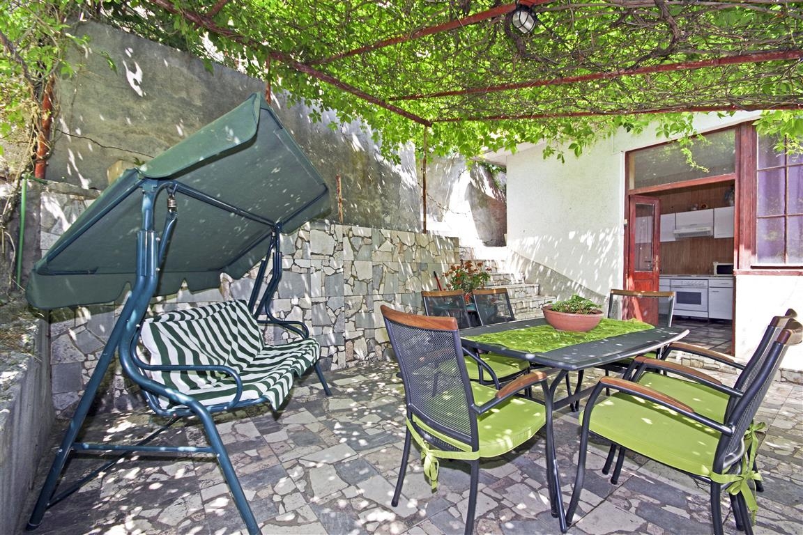 Two bedroom apartment near beach Dugi Rat, Omiš  A-c