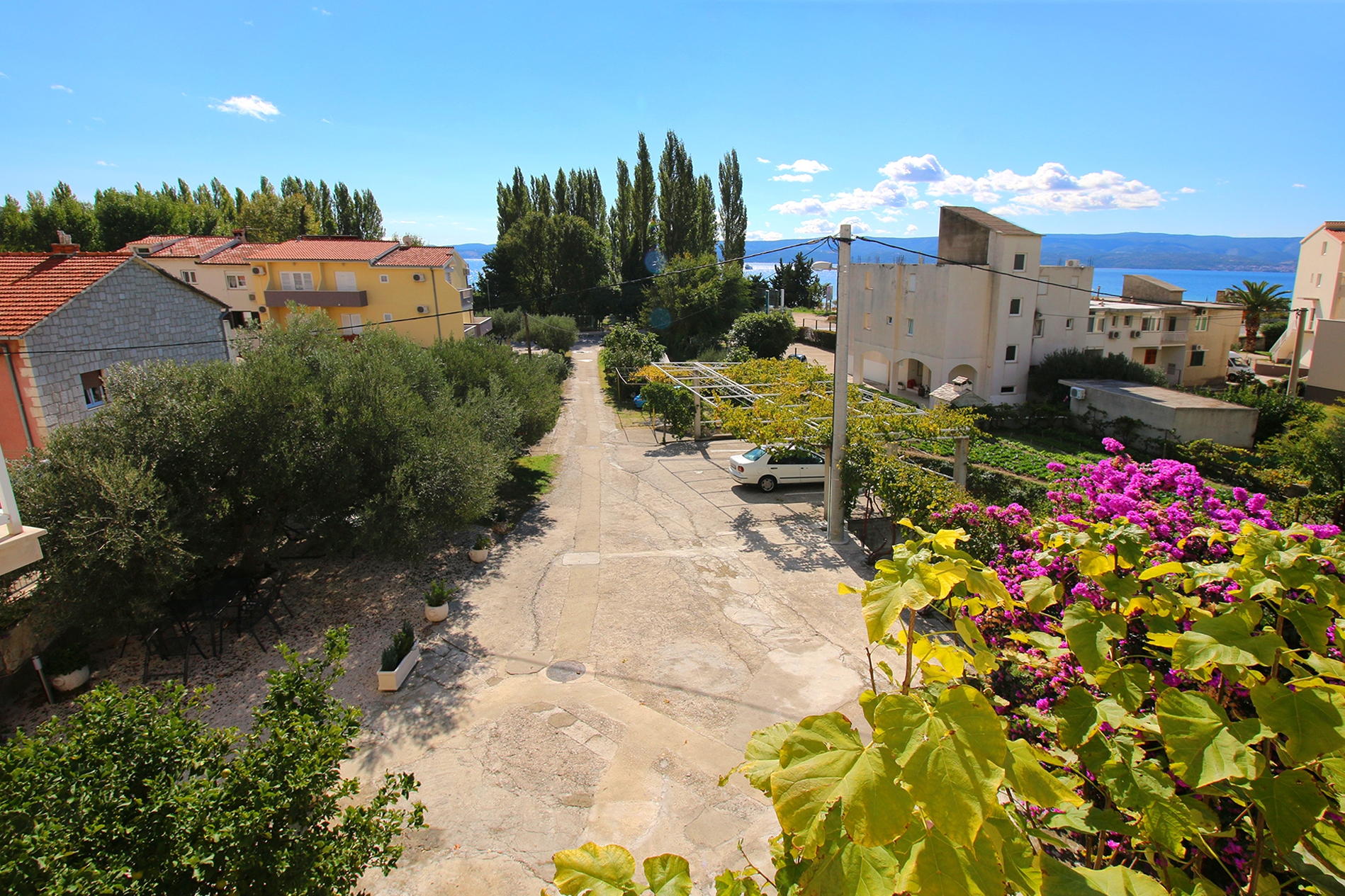 Three bedroom apartment with balcony and sea view Duće, Omiš  A-a