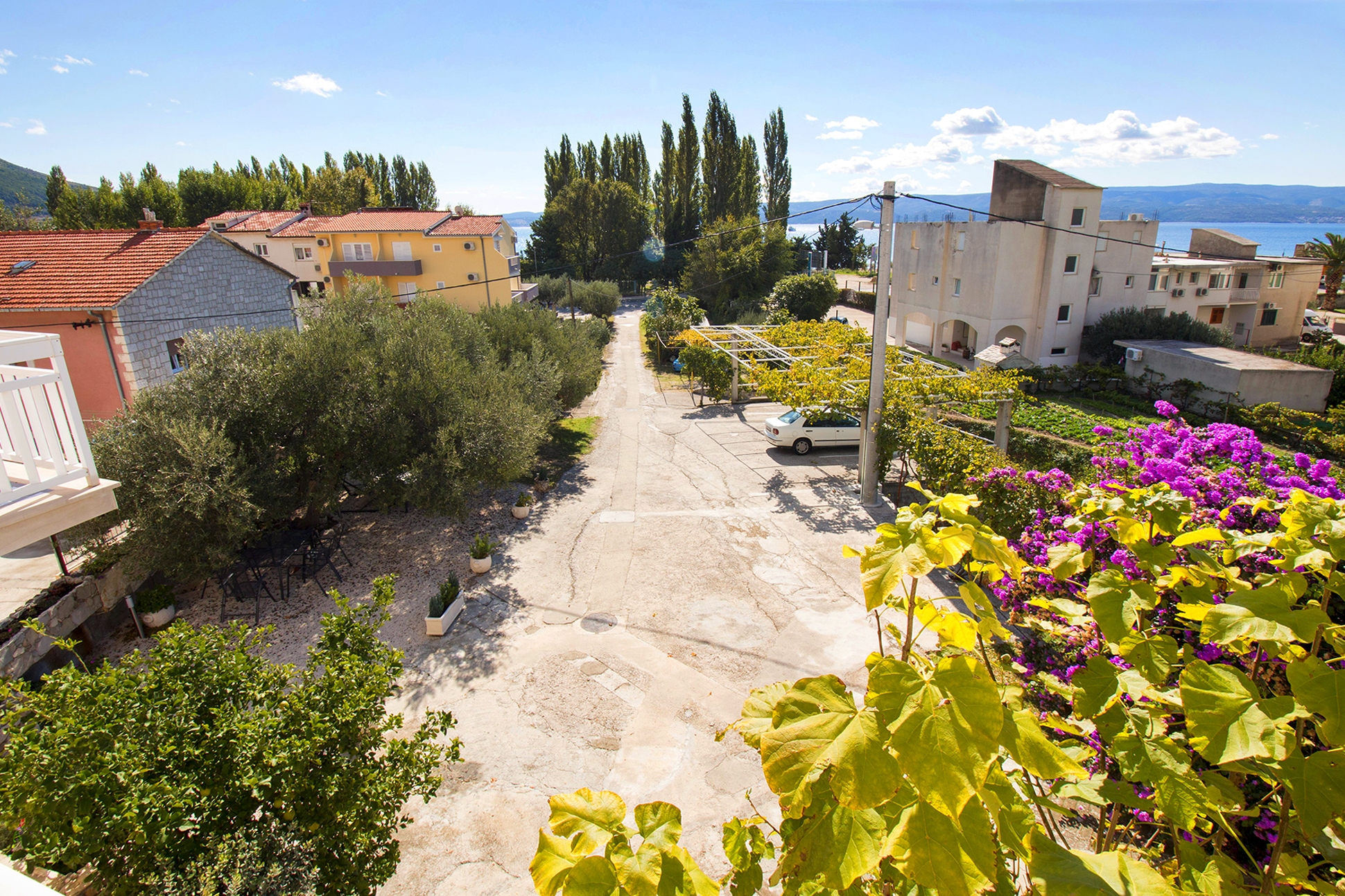 Three bedroom apartment with balcony and sea view Duće, Omiš  A-a