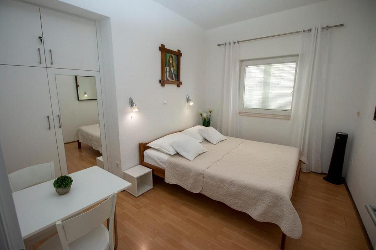 Three bedroom apartment with balcony and sea view Duće, Omiš  A-a