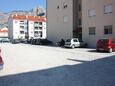 Parking lot Omiš, Omiš, Parking lot 7577 - Apartments near sea with sandy beach.