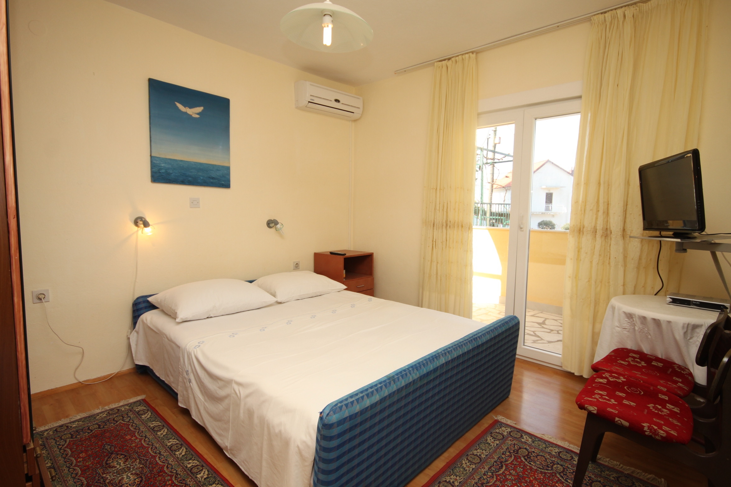Three bedroom apartment with terrace and sea view Slatine, Čiovo  A-a
