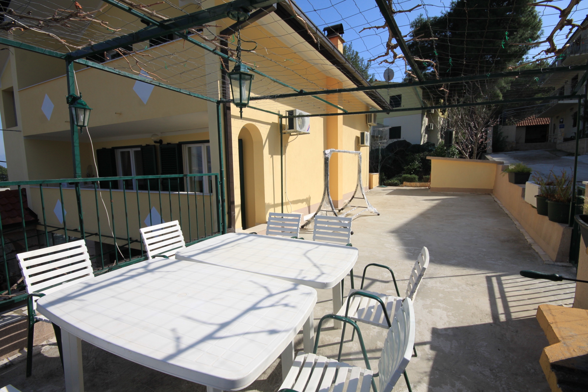 Three bedroom apartment with terrace and sea view Slatine, Čiovo  A-a