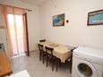Dining room Slatine, Dining room in the apartment, dopusteni kucni ljubimci i WIFI.