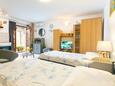 Спальня Split, Спальня в размещении типа studio-apartment, WiFi.