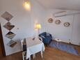 Obývací pokoj Vodice, Obývací pokoj v ubytování typu apartment, s klimatizací a WiFi.
