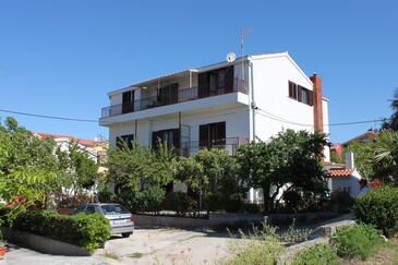 Vodice, Vodice, Hébergement 7604 - Appartement avec une plage de galets.