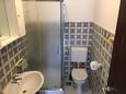 Kupaonica Okrug Donji, Kupaonica u smještaju tipa apartment, kućni ljubimci dozvoljeni i WiFi.