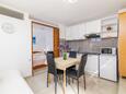 Jídelna Rabac, Jídelna v ubytování typu studio-apartment, s klimatizací a WiFi.