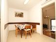 Dining room Banjole, Dining room in the apartment, dostupna klima i WIFI.