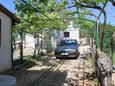 Parking lot Banjole, Pula, Parking lot 7624 - Apartments near sea with pebble beach.