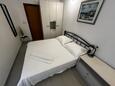 Supetar, Bedroom in the apartment, WiFi.