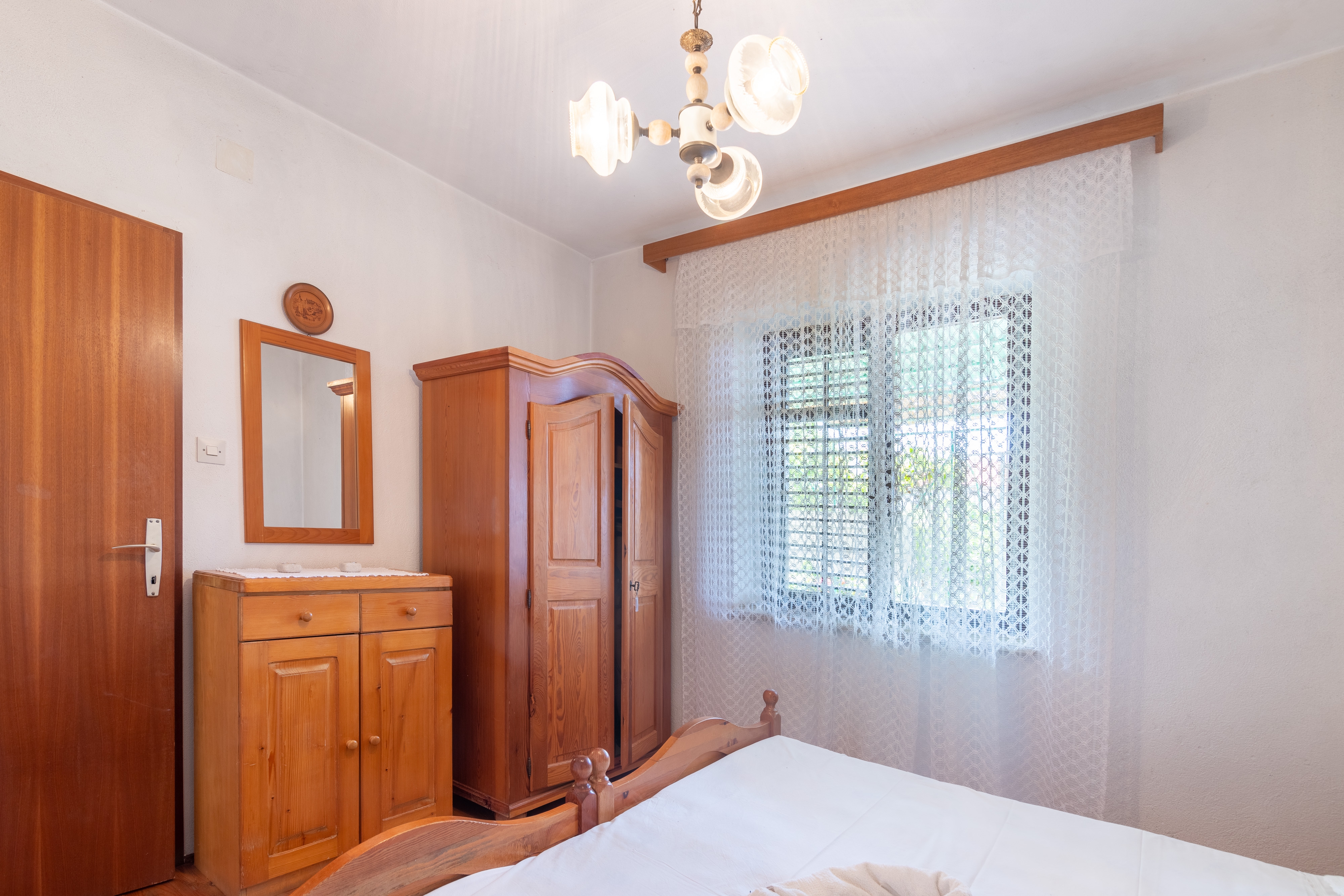 Two bedroom apartment with terrace Sumartin, Brač  A-a