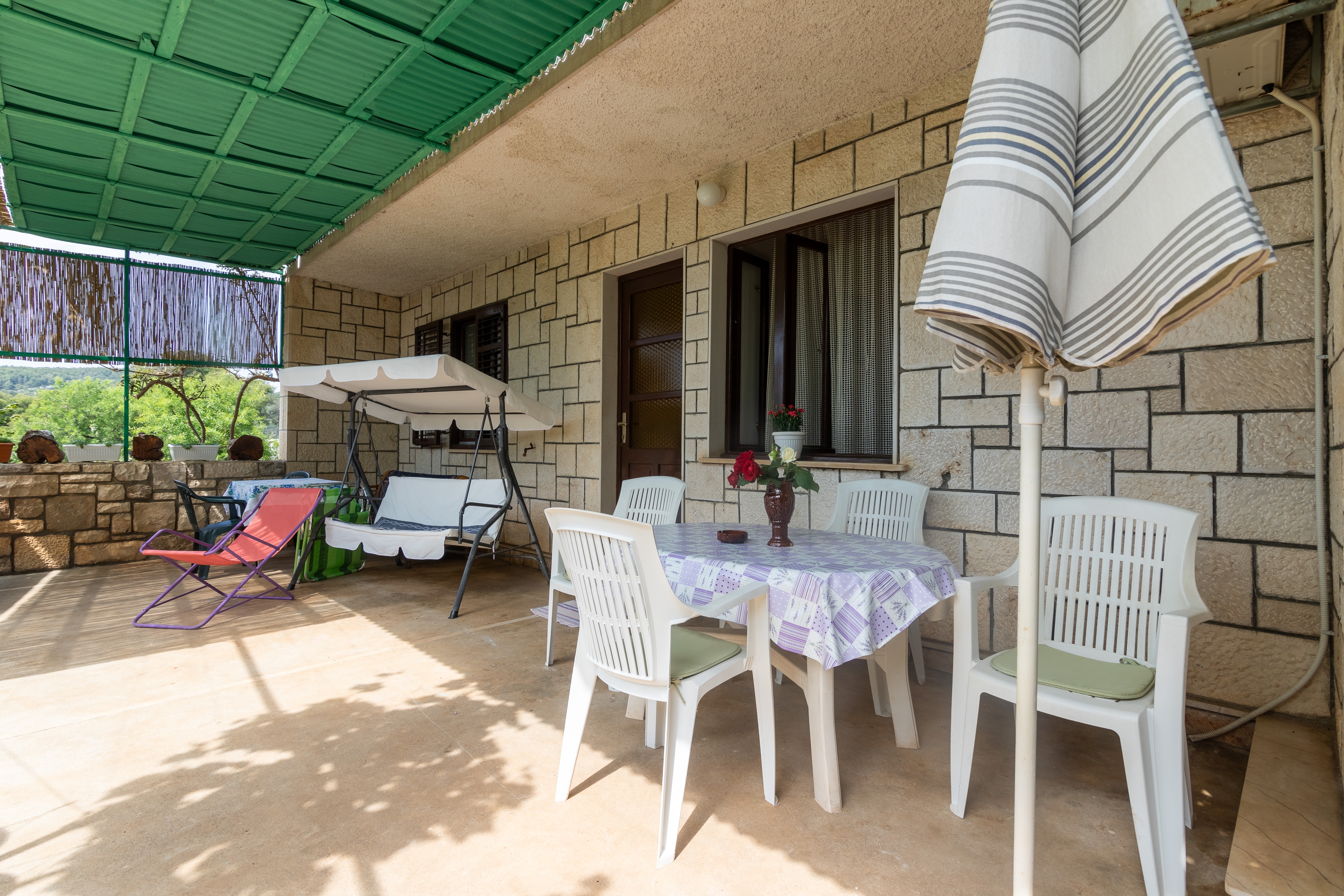 Two bedroom apartment with terrace Sumartin, Brač  A-a