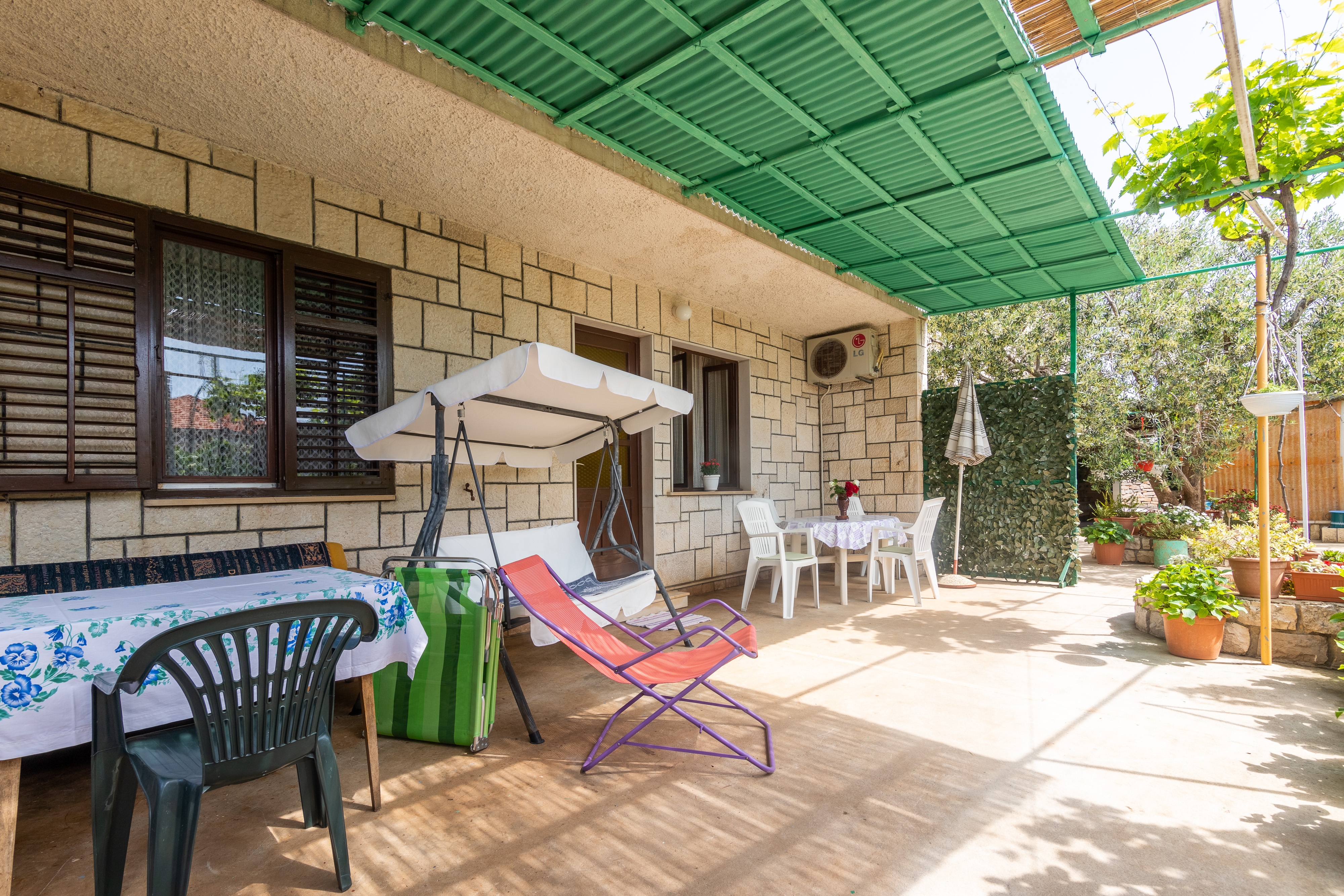 Two bedroom apartment with terrace Sumartin, Brač  A-a