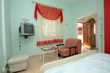 Living room Valbandon, Living room in the studio-apartment, dopusteni kucni ljubimci.