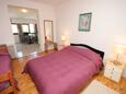 Ložnice Rovinj, Ložnice v ubytování typu studio-apartment, domácí mazlíčci povoleni a WiFi.