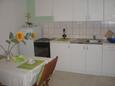 Kitchen 2 Puntinak, Kitchen 2 in the house, (pet friendly) and WiFi.