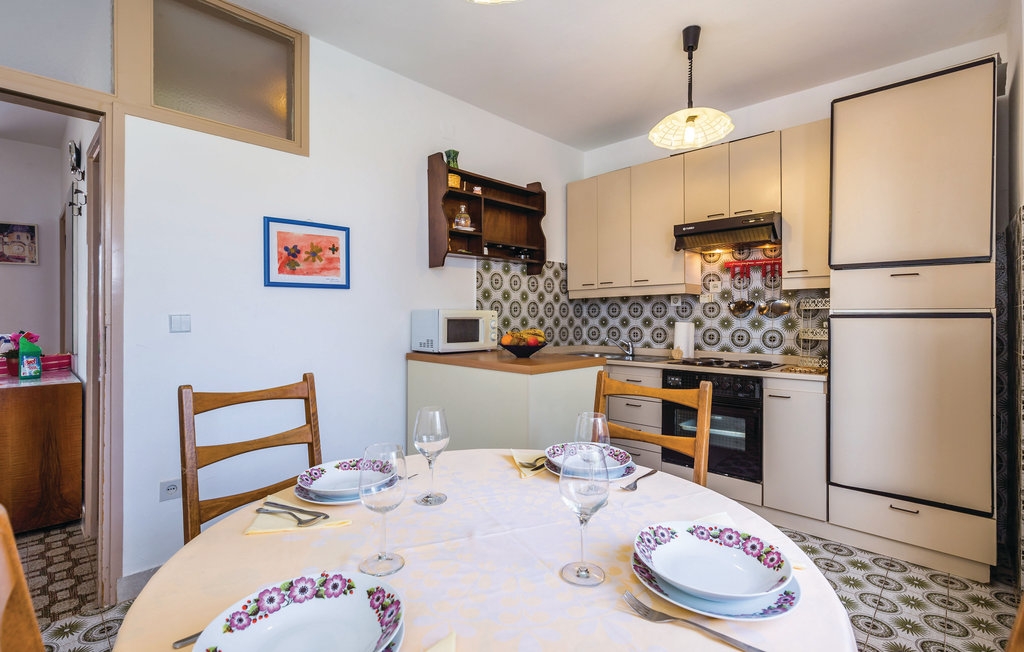 Two bedroom apartment with balcony and sea view Lovran, Opatija  A-a
