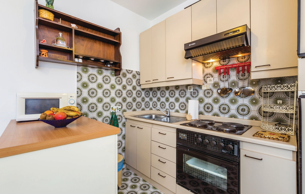 Two bedroom apartment with balcony and sea view Lovran, Opatija  A-a