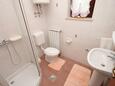 Salle de bain 2 Kršan - Vlašići, Salle de bain 2 dans l’hébergement en type house, animaux acceptés et WiFi.