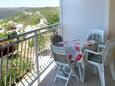 Trget, Terras in the apartment, with a sea view, (pet friendly) en WiFi.