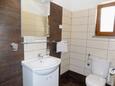 Mošćenice, Bathroom in the studio-apartment, (pet friendly) and WiFi.