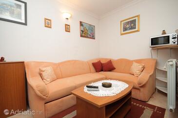 Living room Mošćenička Draga, Living room in the apartment, dostupna klima.